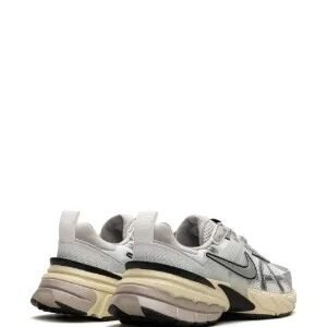 nike v2k run light iron ore metallic silver
